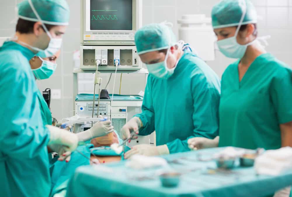 Operasi Tumor Usus di Indramayu